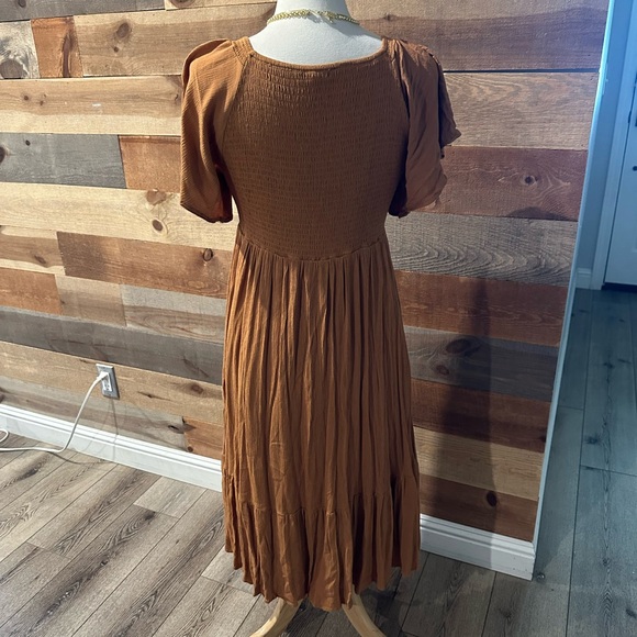 In Bloom Rust Midi Dress - Picture 2 of 3